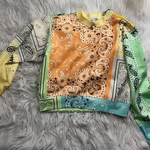 Bandanna pullover and pant suit